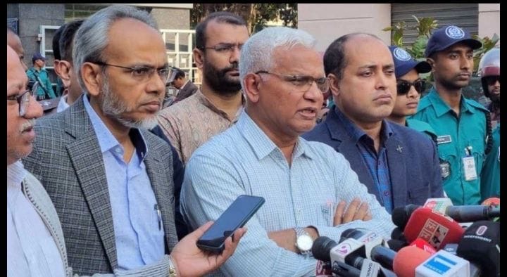 অপারেশন ডেভিল হান্ট টঙ্গীতে ছিনতাই চক্রের ৫ সদস্য র‌্যাপিড হাতে আটক