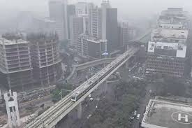 তাপমাত্রা নামল ১২ ডিগ্রিতে, দুপুরেও কাটছে না কুয়াশা