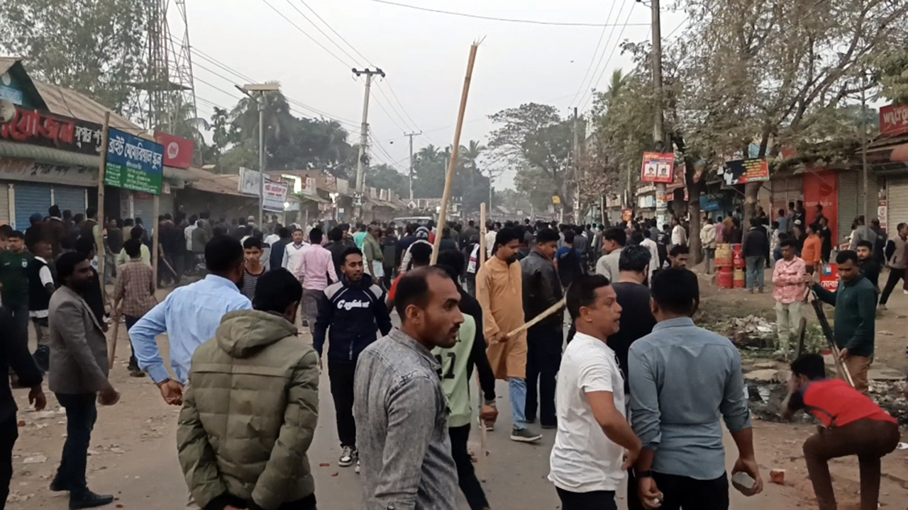 শেরপুরে ইশতেহার ঘোষণা অনুষ্ঠানে বিএনপি-জামায়াত সংঘর্ষ