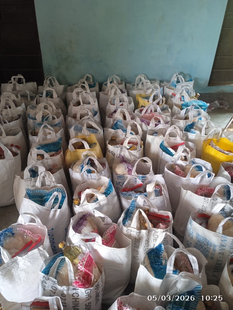 ৭০ পরিবারকে ঈদ সামগ্রী বিতরণ করলো পেটভরা সর্বজননী শিক্ষা কল্যাণ পরিষদ - প্রভাতী নিউজ  - সারাদেশ