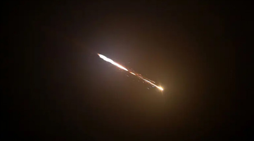 ইসরায়েলে ফের ইরানের ক্ষেপণাস্ত্র হামলা - প্রভাতী নিউজ  - আন্তর্জাতিক