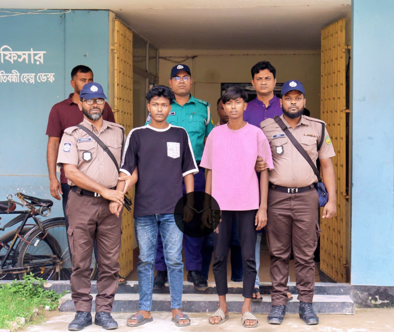রাজশাহীতে পৃথক অভিযানে নারীসহ দুই মাদক কারবারি গ্রেপ্তার