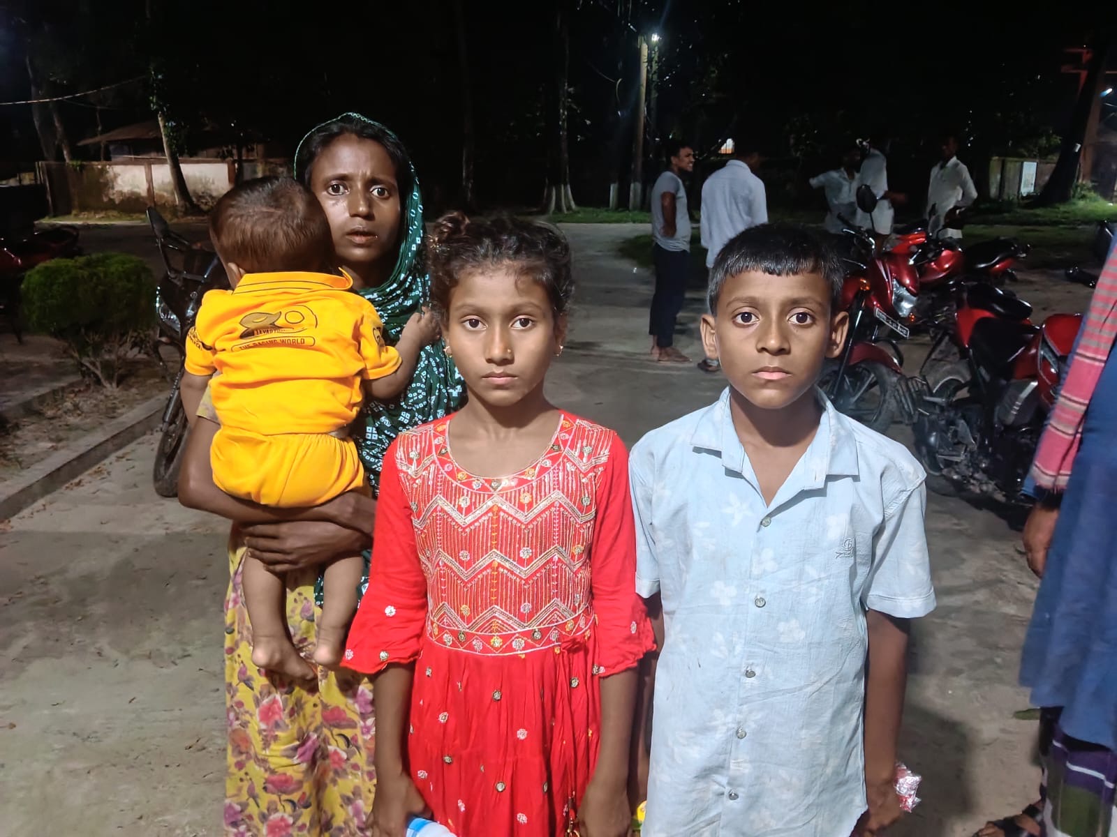 কেন্দুয়ায় তিন হাজার টাকা পাওনা বিরোধের জেরে এক যুবককে কুপিয়ে হত্যা ! মা-ছেলে আটক