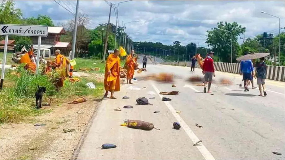 থাইল্যান্ডে ১১ বছরের কিশোরের গাড়ি চাপায় ৮ বৌদ্ধ ভিক্ষুর করুণ মৃত্যু, আহত ১৮